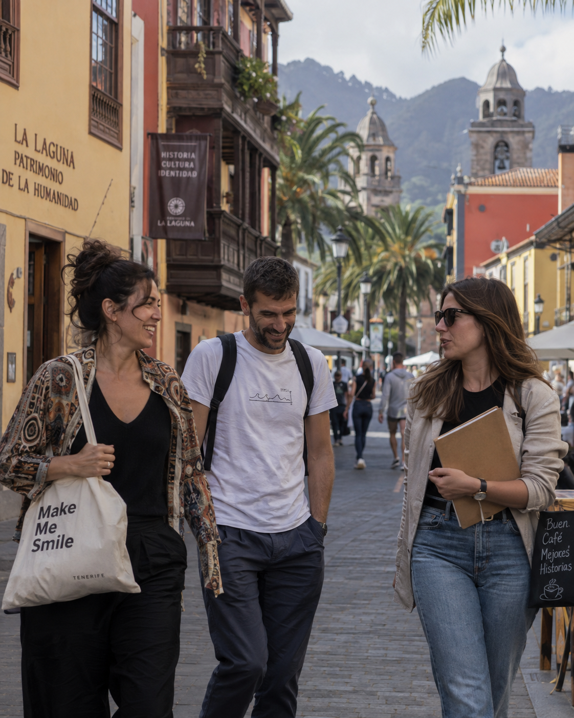 Collaborateurs découvrant une ville de Tenerife pendant un séminaire