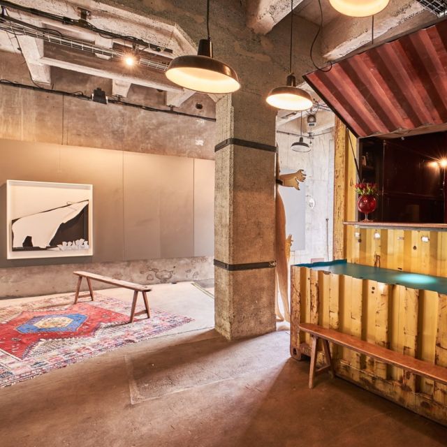// ATYPICAL 
L’unique pièce de 100 mètres carrés et la hauteur sous plafond permettent à ce lieu d’être facilement modulable et appropriable. Coup de cœur assuré ! En réservant cette galerie d’art à l’abri des regards, vous surprendrez vos invités. 
https://makemesmile.fr/nantes/espace/location-galerie-art-nantes/
#nantescity #igersnantes #love_france #event #design #decoration
#nantesmaville #eventspace #placetovisit #eventplanner #instagood #beautifuldestinations #newlife #Evenementiel #eventplanning #picoftheday #france #igersfrance #venuefinder #venuefinding #nantes #smilesensation #new #design #art