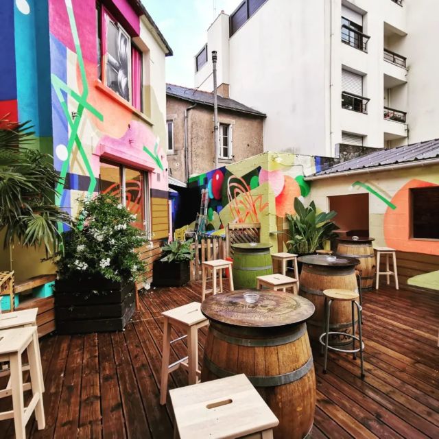 // PLACE
Venez découvrir ce nouveau lieu Nantais, terrasse street et ambiance chill au programme. C'est THE place pour vos afterworks. 

#nantescity #igersnantes #love_france #event #design #decoration
#nantesmaville #eventspace #placetovisit #eventplanner #instagood #beautifuldestinations #newlife #Evenementiel #eventplanning #picoftheday #france #igersfrance #venuefinder #venuefinding #nantes #smilesensation #new #design #art